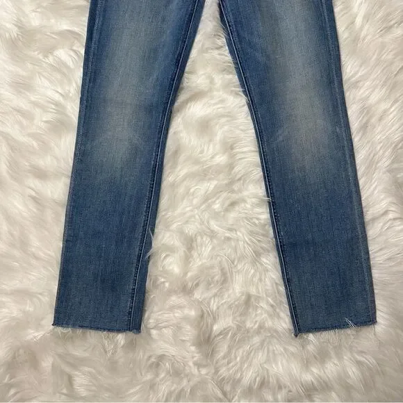 NWT Mother The Mid Rise Dazzler Crop Fray in ‘Blowing Kisses.’